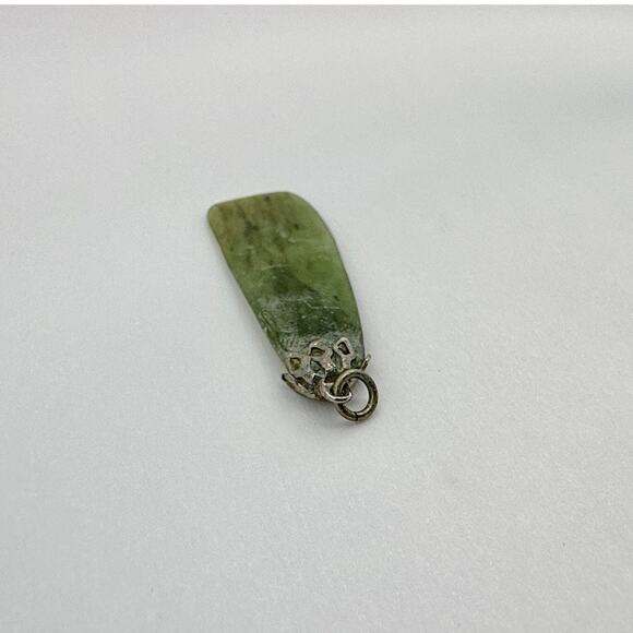 Vintage Mid-Century Modern Nephrite Jade Pendant - Picture 3 of 7